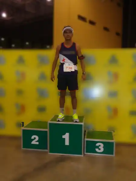 Mauricio Bezerra de Sousa no pódio da 60ª Corrida Pedestre Henrique Archer Pinto, em Manaus
